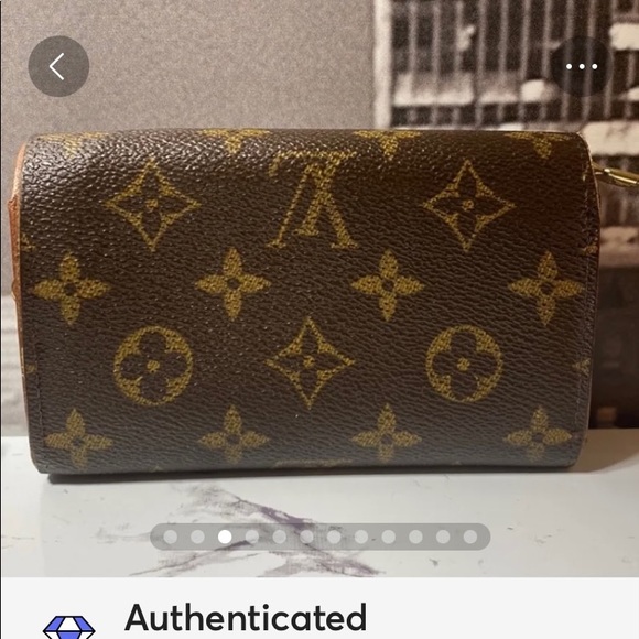 SOLDAuthentic Louis Vuitton Monogram Bifold Zippy Wallet - Picture 3 of 13